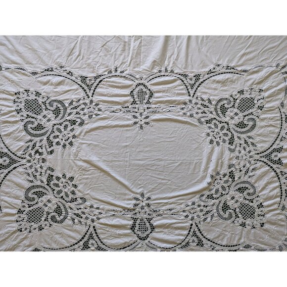 Antique Battenberg table cloth 56x75" (AS IS), Tape Lace Bridal breakfast table - Picture 3 of 10